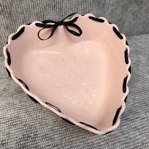 Longaberger Sweetheart Bowl - Picture 12 of 12